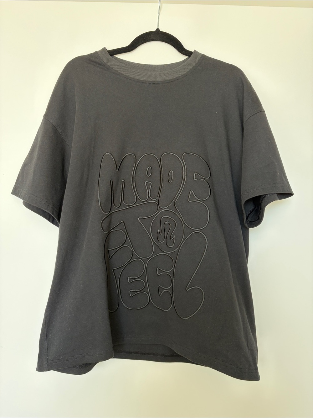 Lululemon “Made to Feel” heavyweight tshirt M